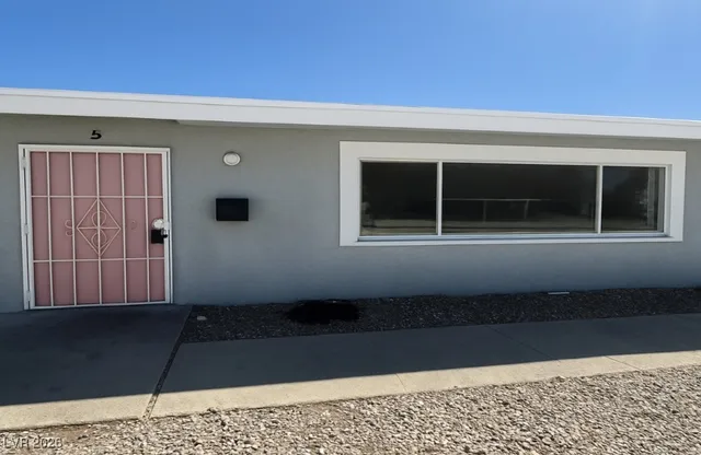 $1,000 | 718 West Wilson Avenue, Unit 103, Las Vegas, NV 89106