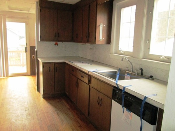 32 Arbutus Road Worcester, MA 01606 - Photo 3 of 30 Gallery Image 3