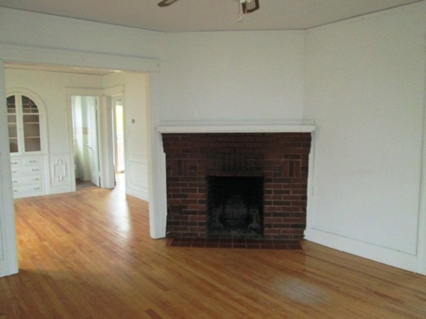 32 Arbutus Road Worcester, MA 01606 - Photo 6 of 30 Gallery Image 6