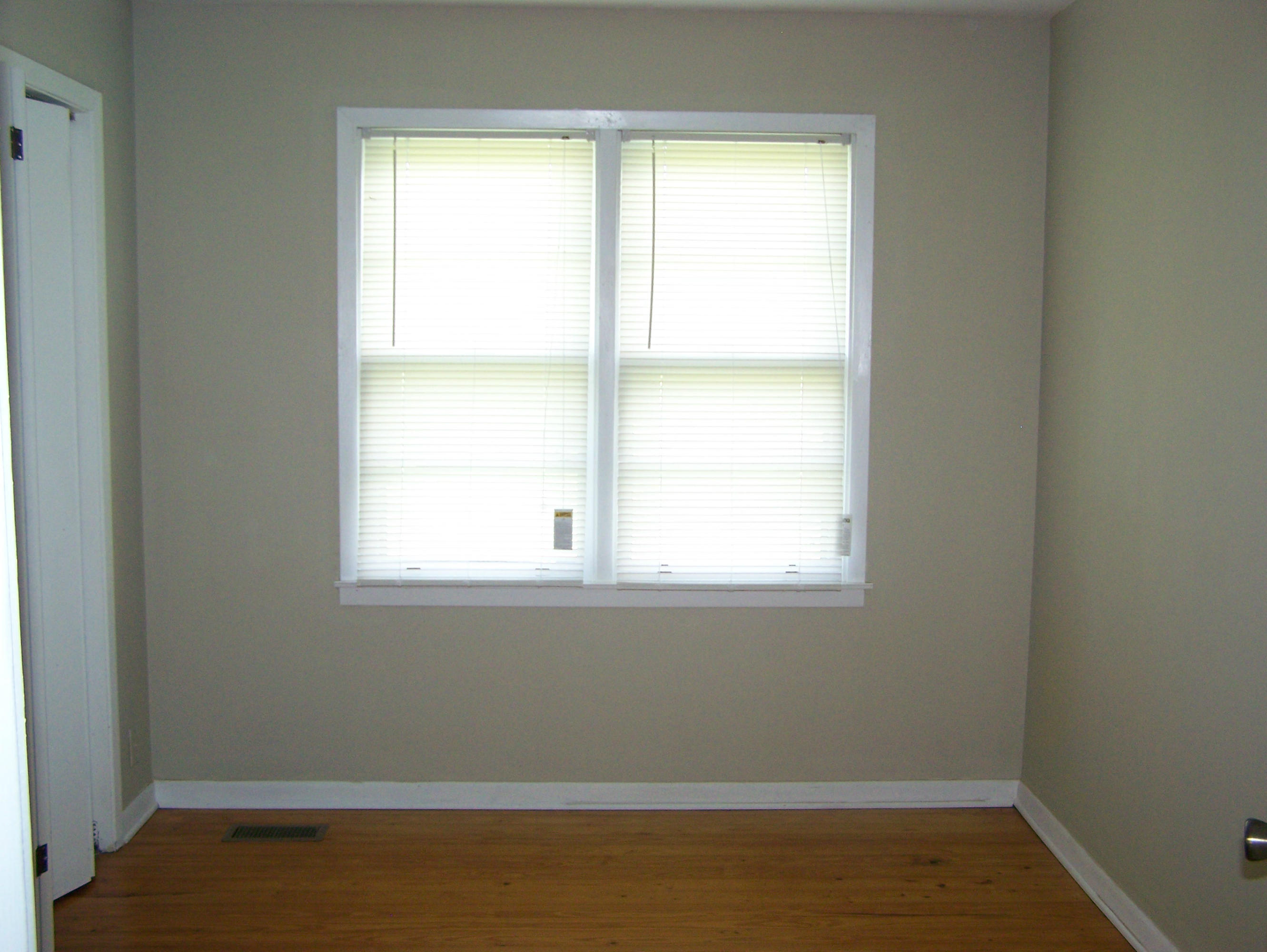 8112 Corryton Road Corryton, TN 37721 - Photo 12 of 19 Bedroom 3 with hardwoods
