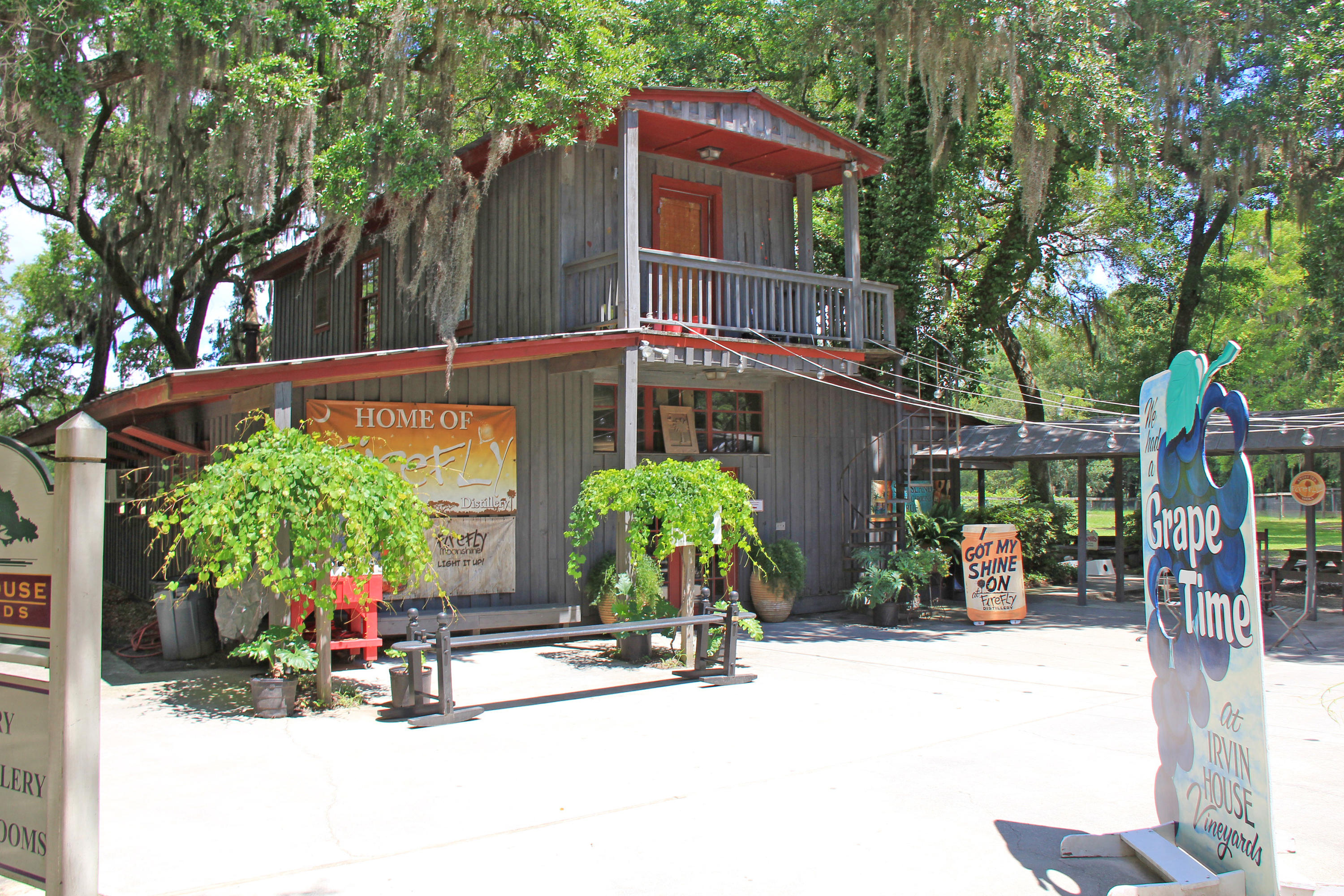 6775 Bears Bluff Road Wadmalaw Island, SC 29487 - Photo 25 of 26 Tasting room