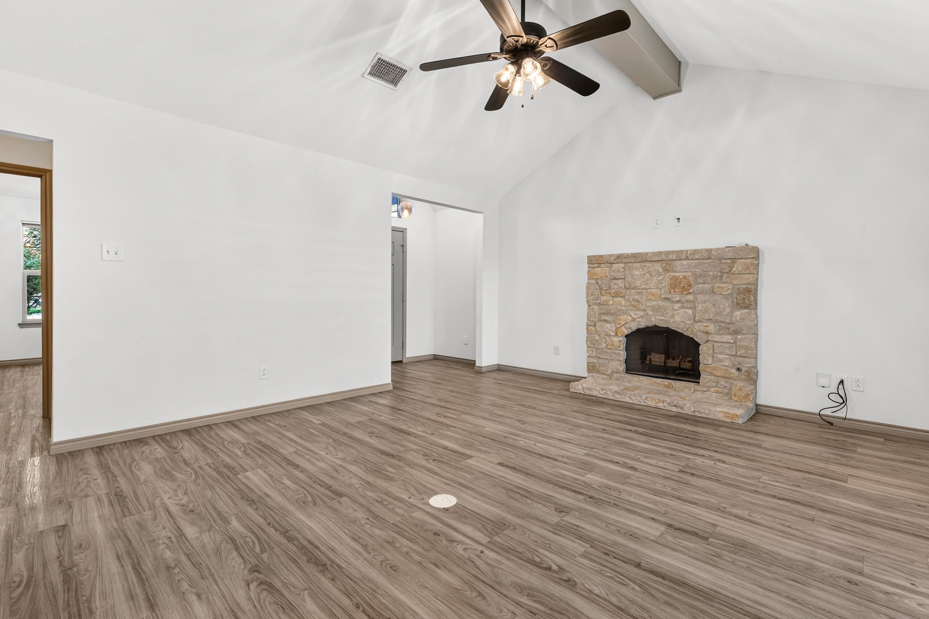 1110 79th Street Lubbock, TX 79423 - Photo 5 of 27 IMG_7372