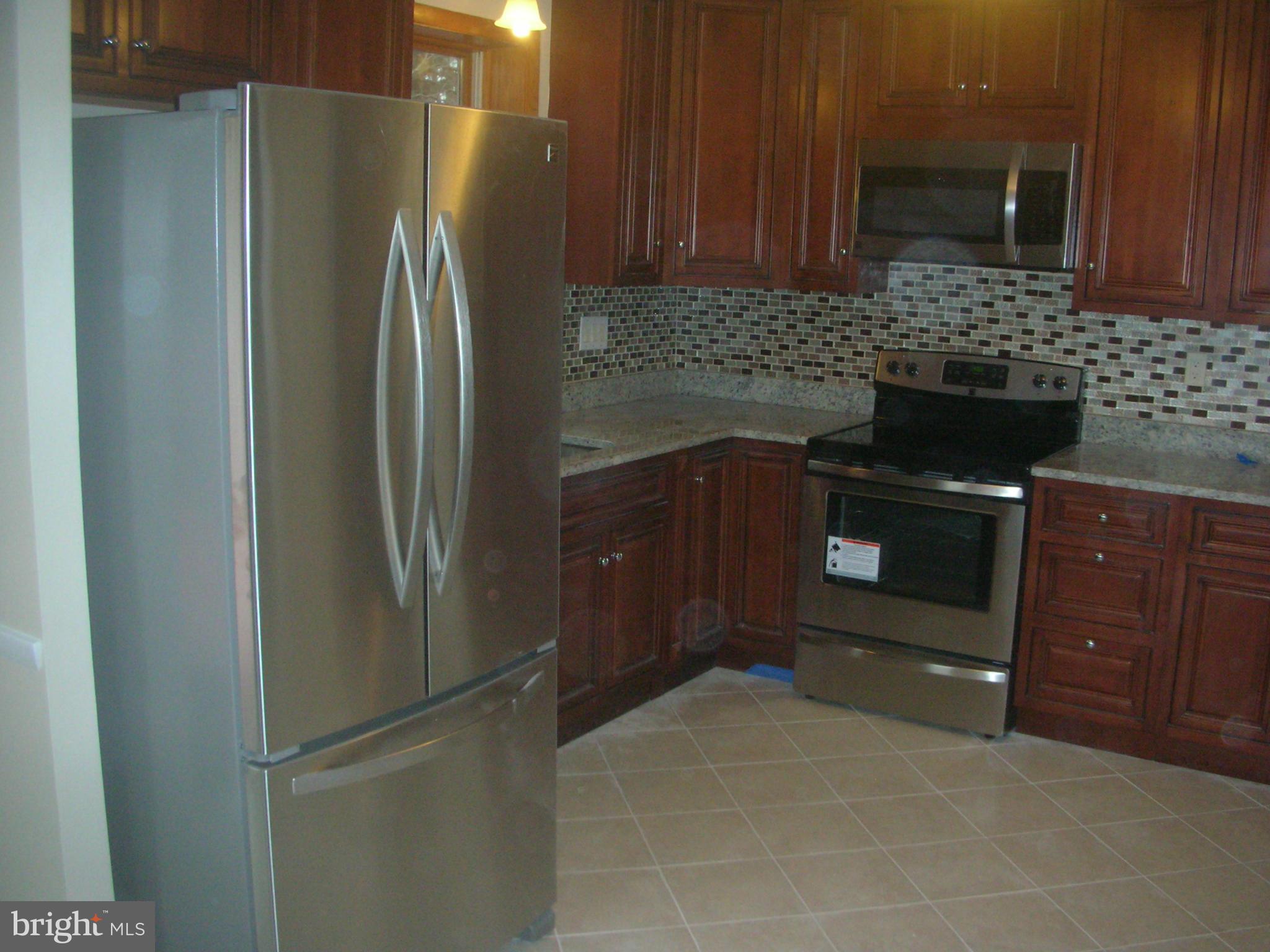 12915 Glynis Road Clinton, MD 20735 - Photo 3 of 29 Kitchen