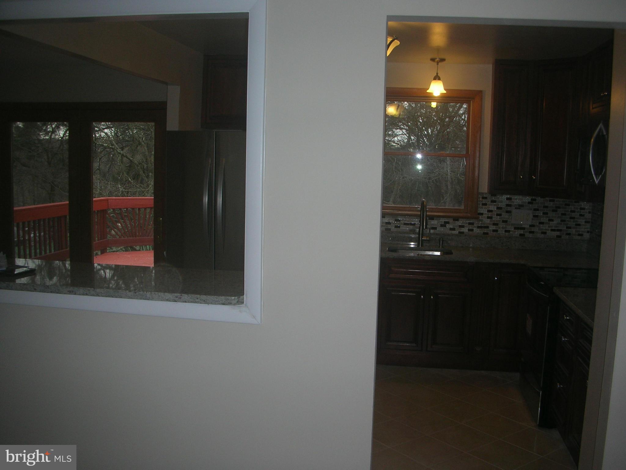 12915 Glynis Road Clinton, MD 20735 - Photo 4 of 29 Interior (General)
