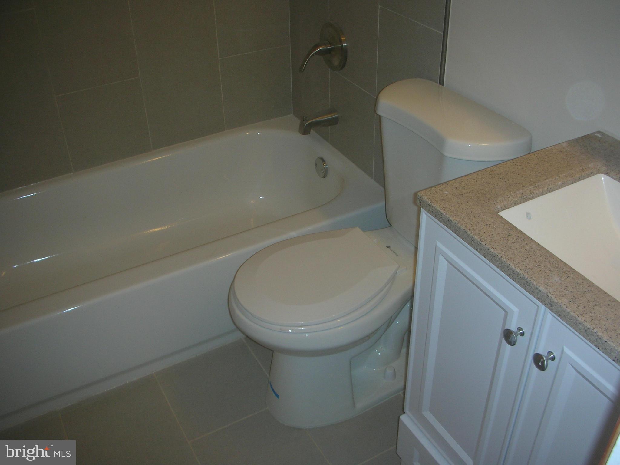 12915 Glynis Road Clinton, MD 20735 - Photo 8 of 29 Hallway Bath