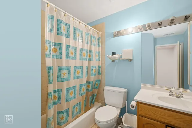 $230,000 | 3537 West Carroll Avenue, Unit 3, Chicago, IL 60624