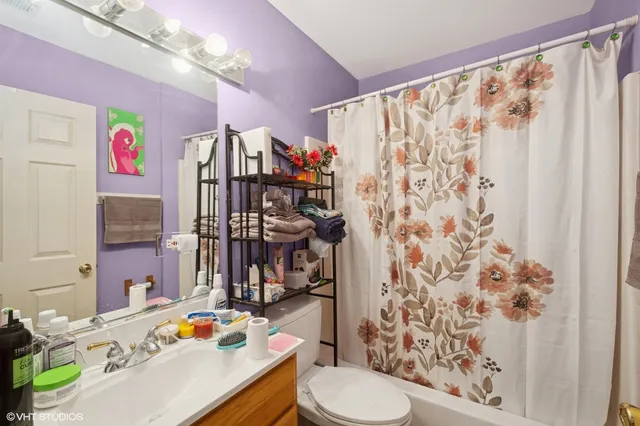 $230,000 | 3537 West Carroll Avenue, Unit 3, Chicago, IL 60624