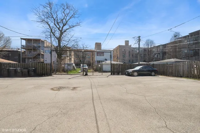 $230,000 | 3537 West Carroll Avenue, Unit 3, Chicago, IL 60624