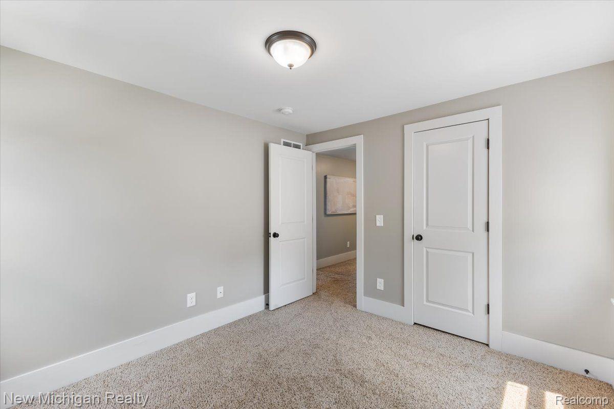 2994 Cumberland Road Berkley, MI 48072 - Photo 15 of 37 Bedroom 2
