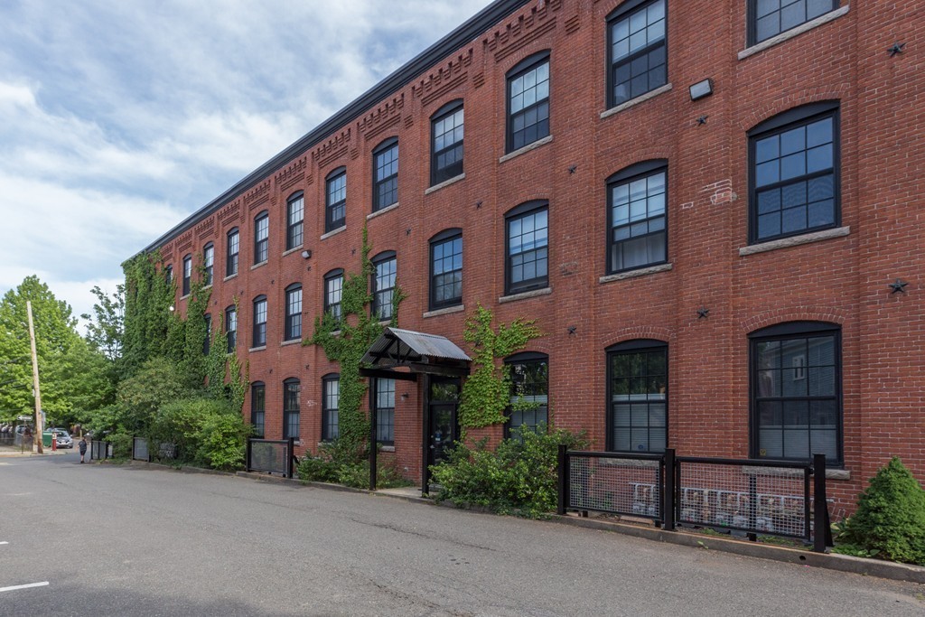 1 Tannery Brook Row, Unit 2A Somerville, MA 02144 - Photo 26 of 27