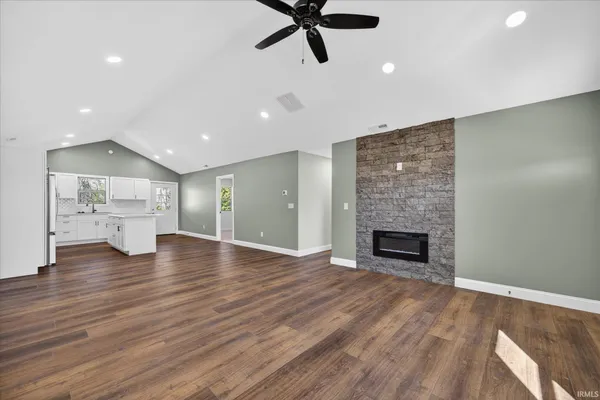 $359,000 | 14644 West County Road, Linton, IN 47441