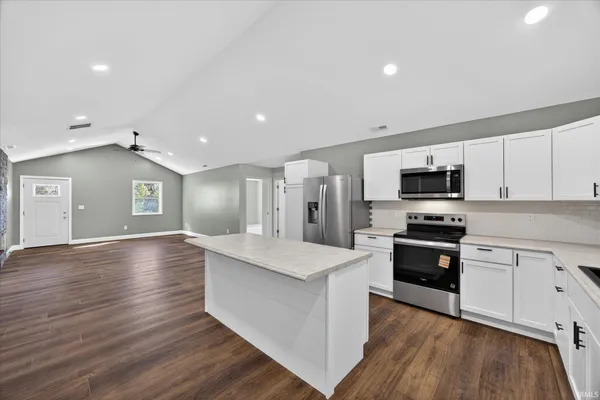 $359,000 | 14644 West County Road, Linton, IN 47441