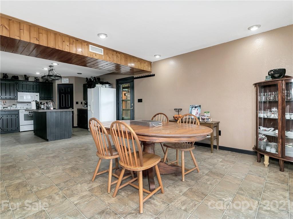 859 Pine Tree Road, Unit 35 Spruce Pine, NC 28777 - Photo 11 of 37 Gallery Image 11