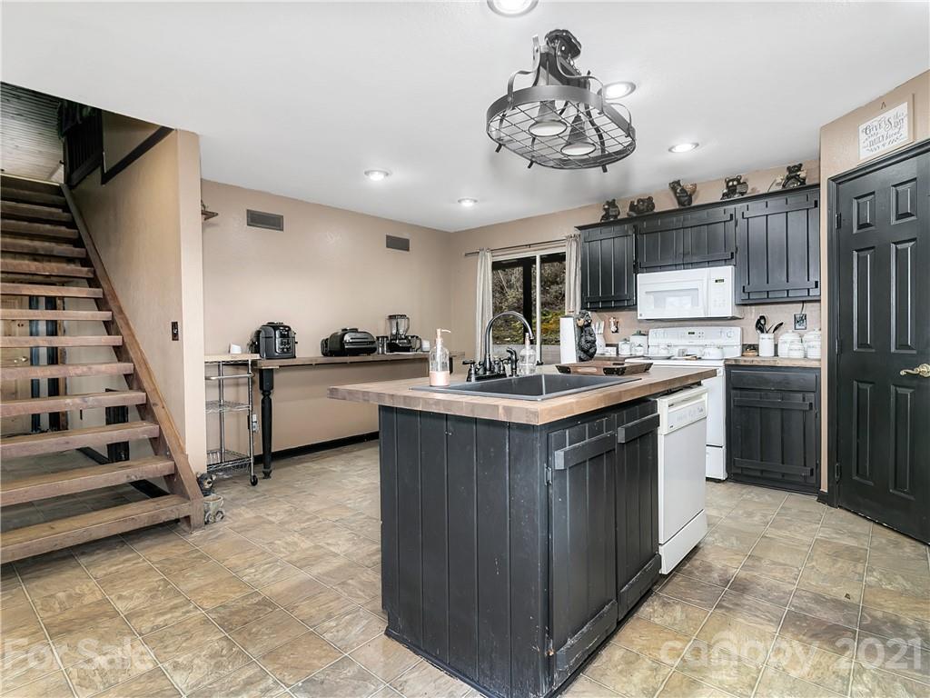 859 Pine Tree Road, Unit 35 Spruce Pine, NC 28777 - Photo 13 of 37 Gallery Image 13