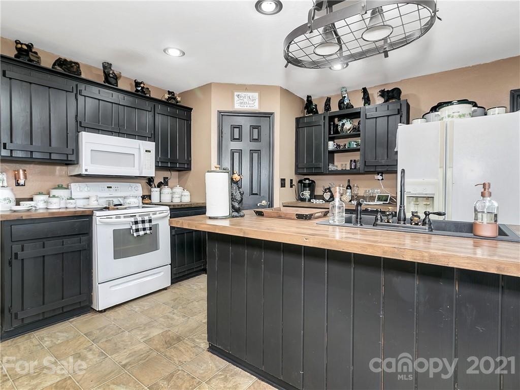859 Pine Tree Road, Unit 35 Spruce Pine, NC 28777 - Photo 14 of 37 Gallery Image 14