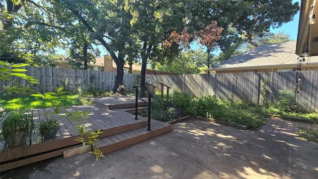 $2,500 | 1001 Woodhaven Court, Euless, TX 76039
