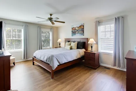 $489,000 | 2446 Lawson Boulevard, Gurnee, IL 60031
