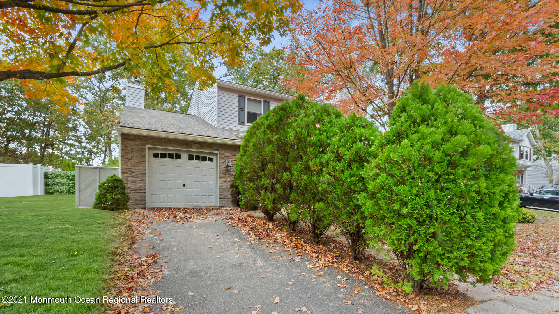 219 Pello Road Brick, NJ 08724 - Photo 3 of 19 Driveway