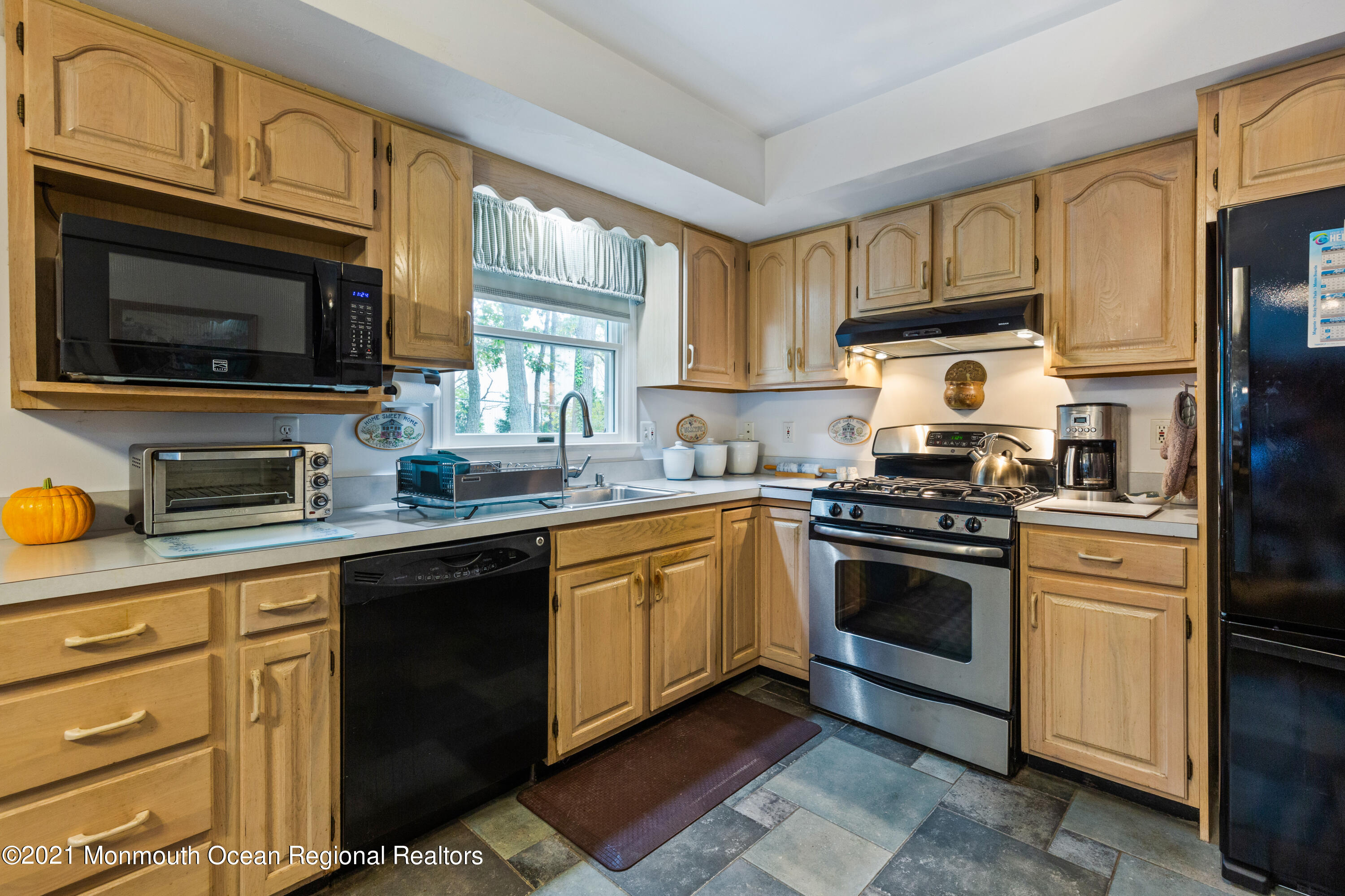 219 Pello Road Brick, NJ 08724 - Photo 5 of 19 kitchen