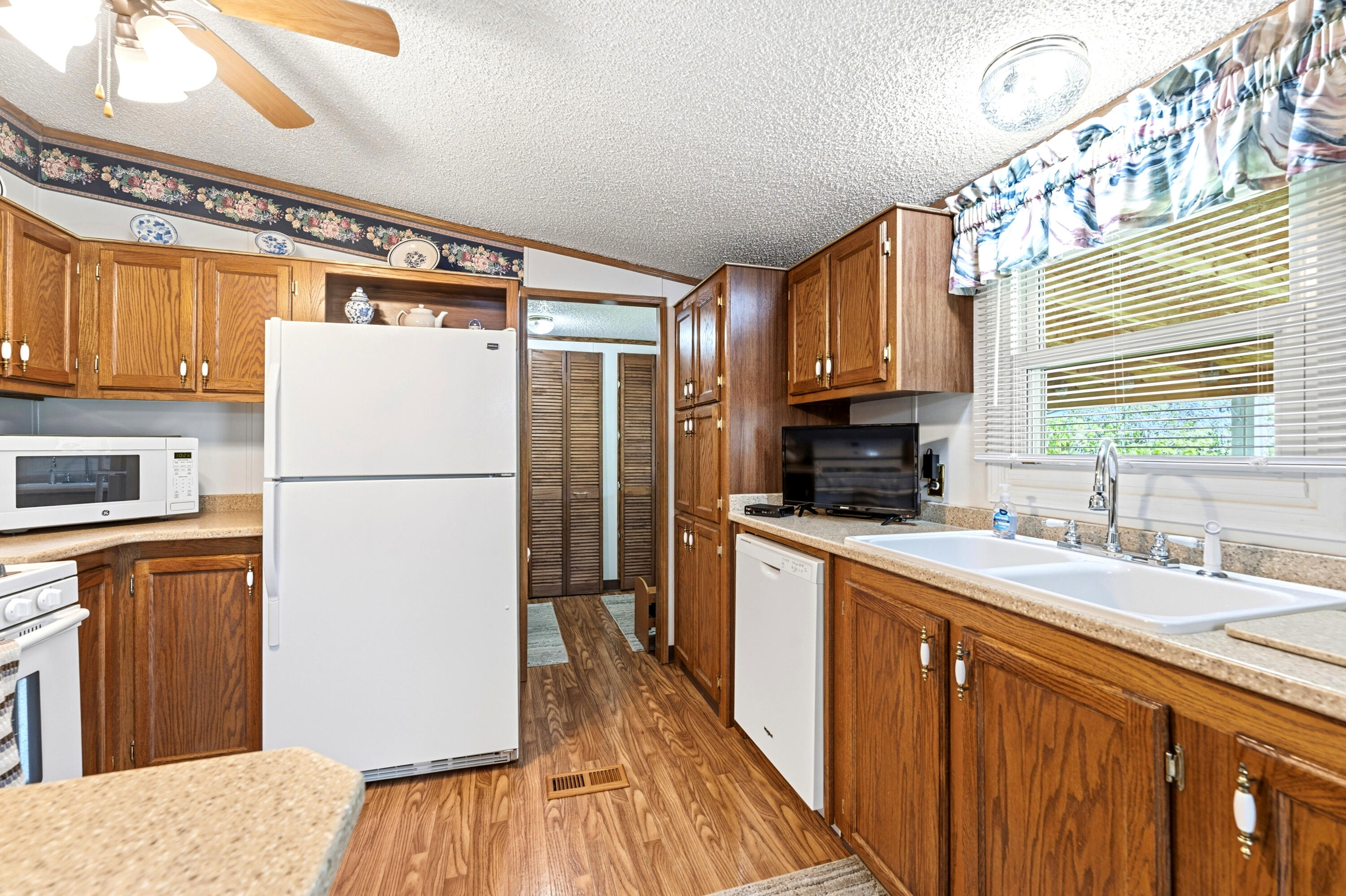 10175 East R Avenue Scotts, MI 49088 - Photo 9 of 40 DSC08493