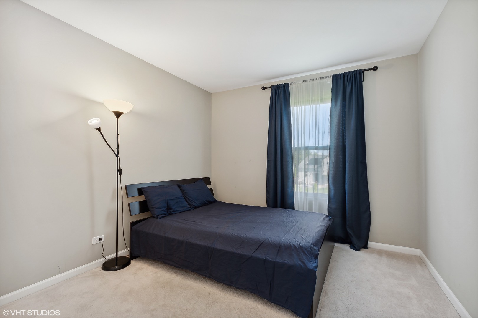 1769 Delta Drive Aurora, IL 60503 - Photo 11 of 14 a living room with furniture and a window