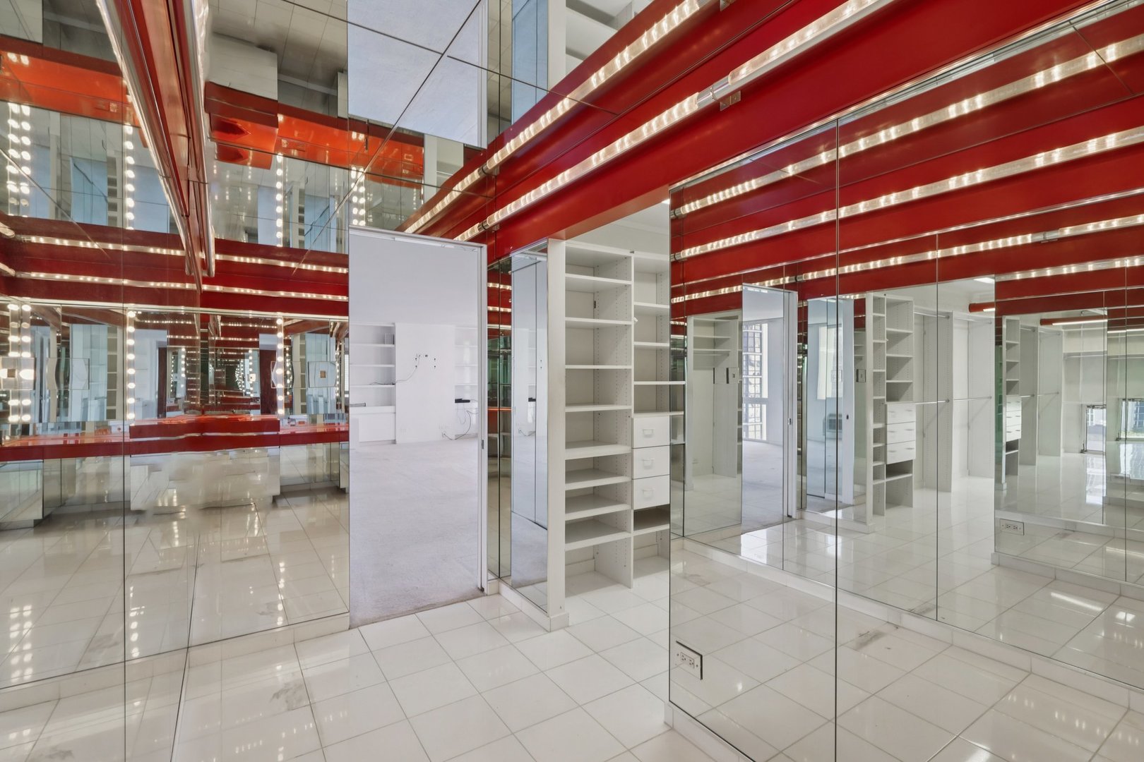 1240 North Lake Shore Drive, Unit 14A Chicago, IL 60610 - Photo 23 of 43 a view of a patio with table and chairs