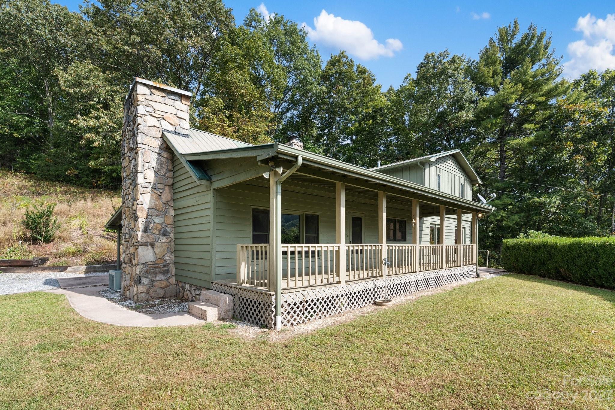 1235 Rabbit Skin Road Waynesville, NC 28785 - Photo 2 of 38 Gallery Image 2