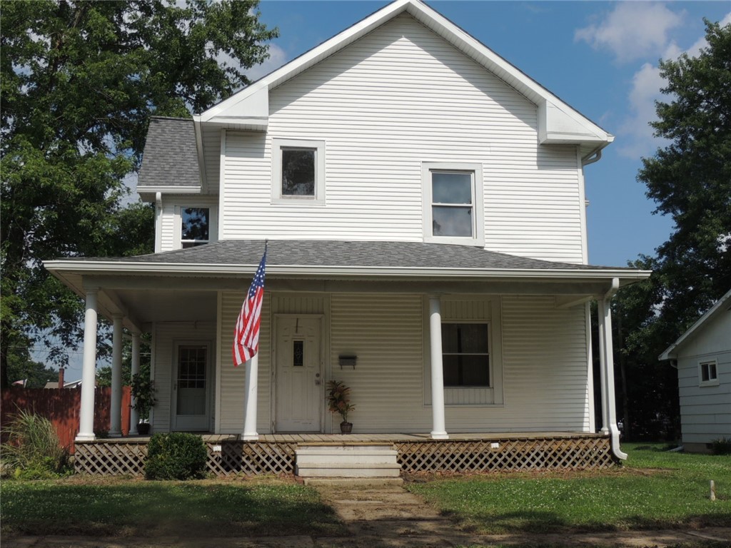 401 South 3rd Street Altamont, IL 62411 - Photo 2 of 40