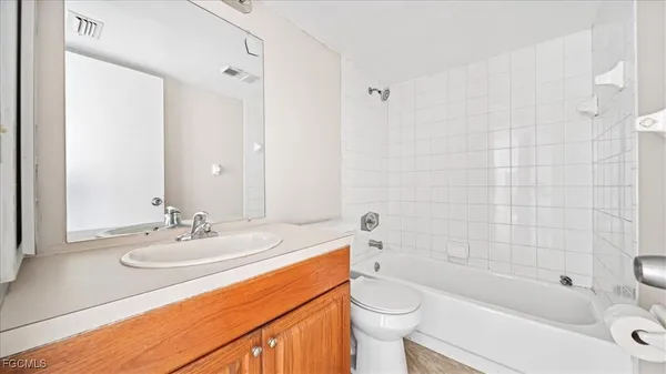 $1,300 | 1126 Southeast 8th Street, Unit 102, Cape Coral, FL 33990