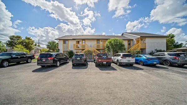 $1,300 | 1126 Southeast 8th Street, Unit 102, Cape Coral, FL 33990