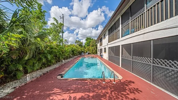 $1,300 | 1126 Southeast 8th Street, Unit 102, Cape Coral, FL 33990