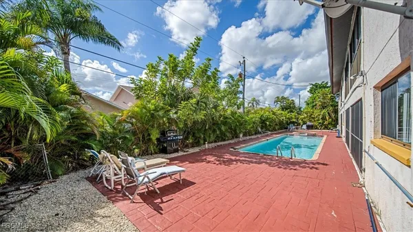 $1,300 | 1126 Southeast 8th Street, Unit 102, Cape Coral, FL 33990