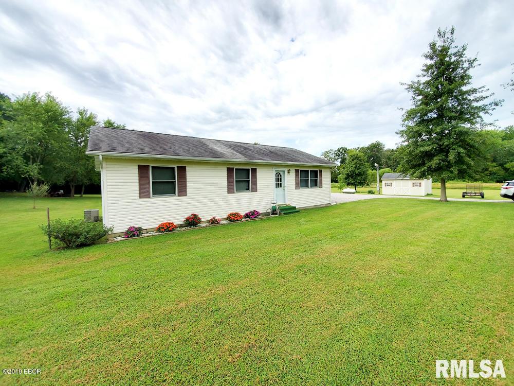 1724 Walnut Hill Road Centralia, IL 62801 - Photo 3 of 24