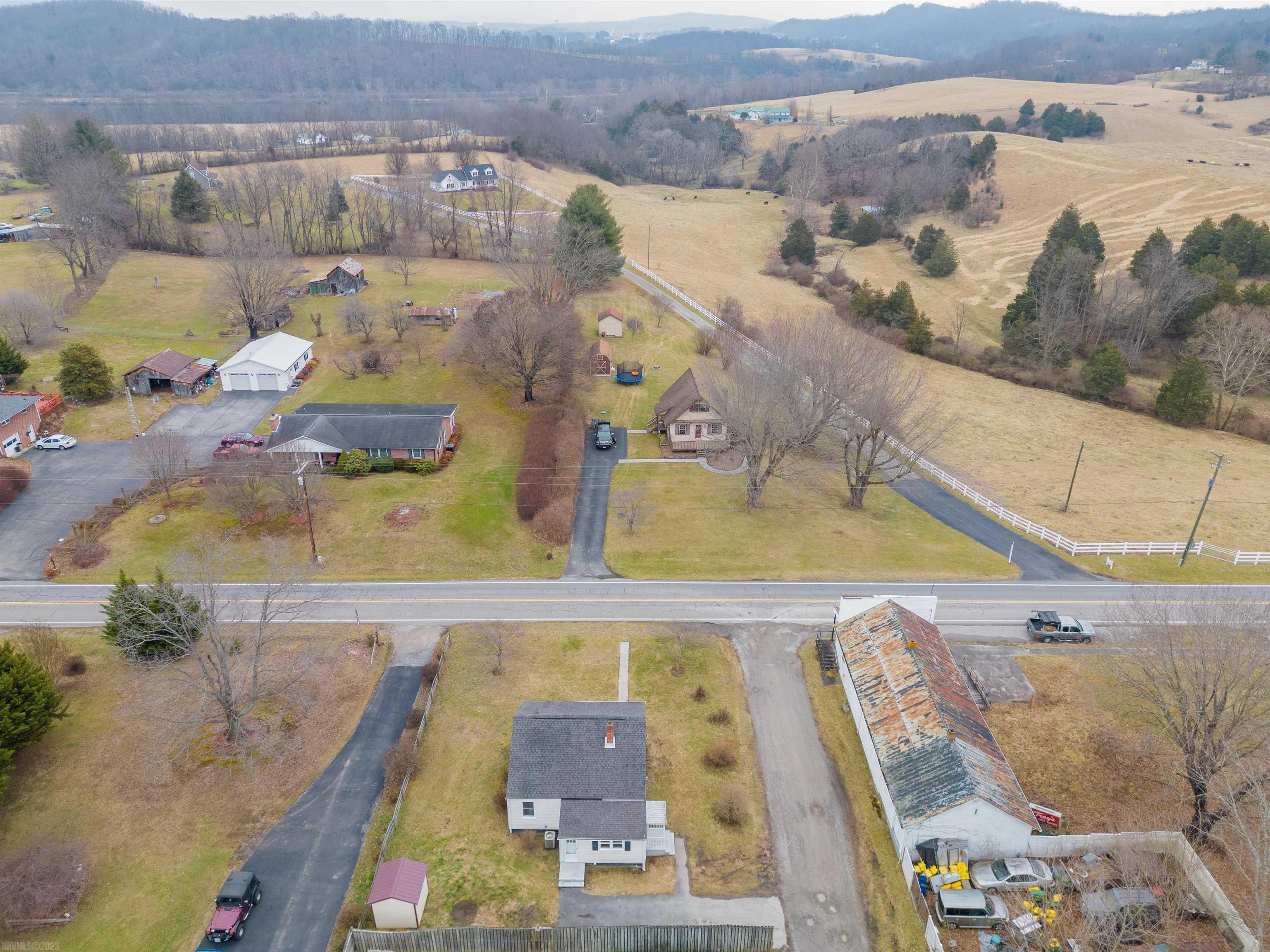 7585 Belspring Road Radford, VA 24141 - Photo 37 of 39 Gallery Image 37