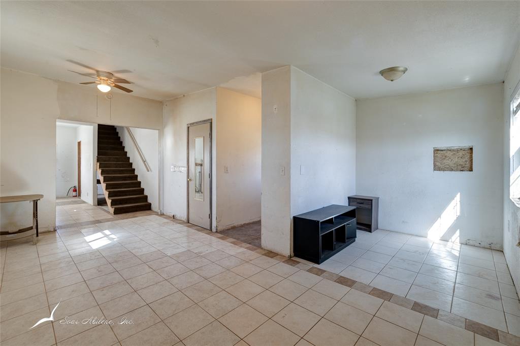 10333 Cr 254 Clyde Tx 79510 Clyde, TX 79510 - Photo 3 of 13 a view of a livingroom with wooden floor and furniture