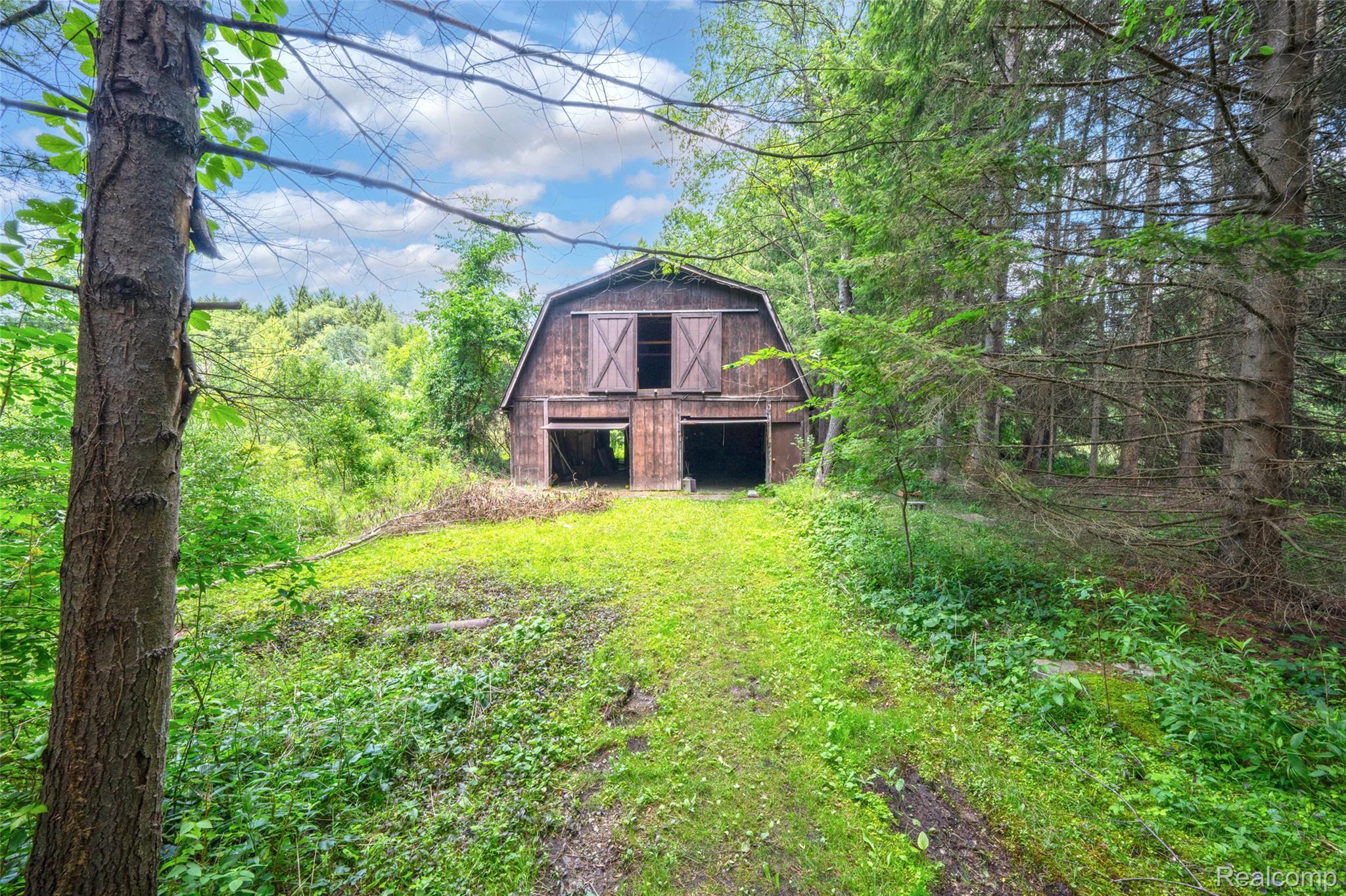 4565 Brookside Road Fenton, MI 48430 - Photo 48 of 50 4565 Brookside Rd Fenton EXT-5.jpg