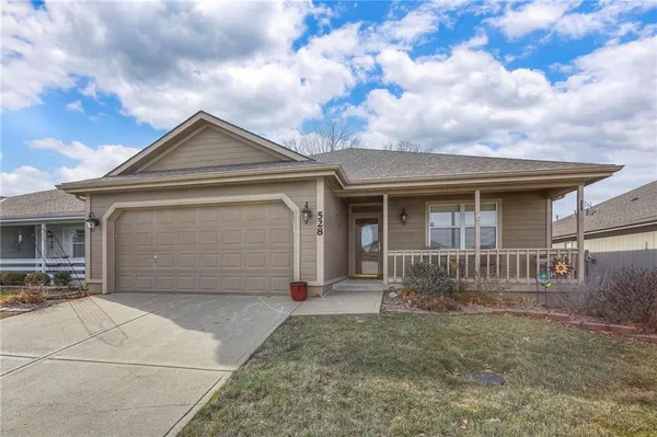 $279,000 | 528 Saturn Drive, Raymore, MO 64083
