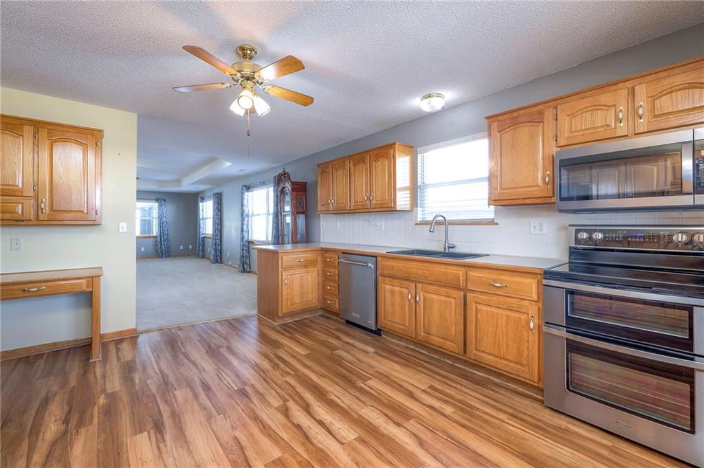 528 Saturn Drive Raymore, MO 64083 - Photo 15 of 38
