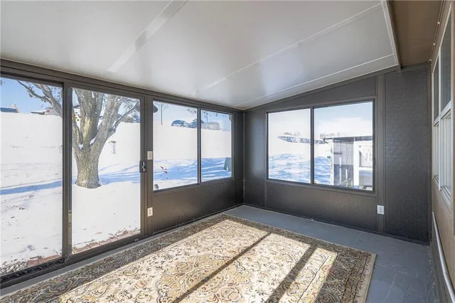 $290,000 | 528 Saturn Drive, Raymore, MO 64083