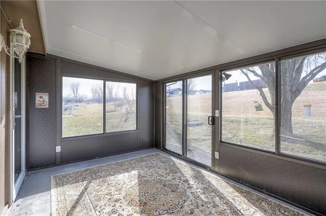 $290,000 | 528 Saturn Drive, Raymore, MO 64083