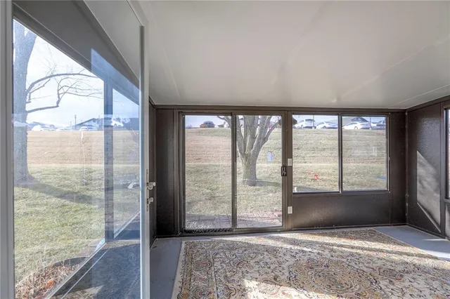 $290,000 | 528 Saturn Drive, Raymore, MO 64083