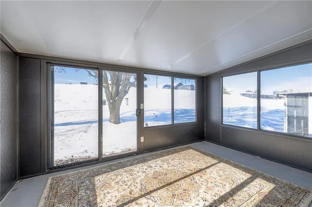 $290,000 | 528 Saturn Drive, Raymore, MO 64083