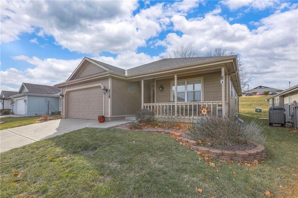 528 Saturn Drive Raymore, MO 64083 - Photo 7 of 38
