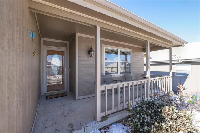 $290,000 | 528 Saturn Drive, Raymore, MO 64083