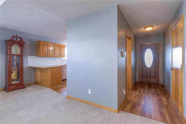 $290,000 | 528 Saturn Drive, Raymore, MO 64083