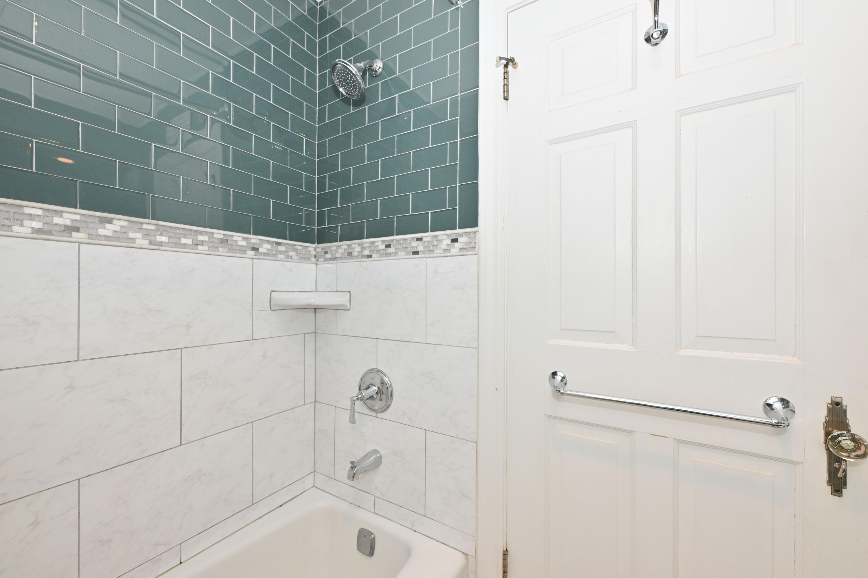 10518 West Spring Green Road Greenfield, WI 53228 - Photo 12 of 38 Photo (14)