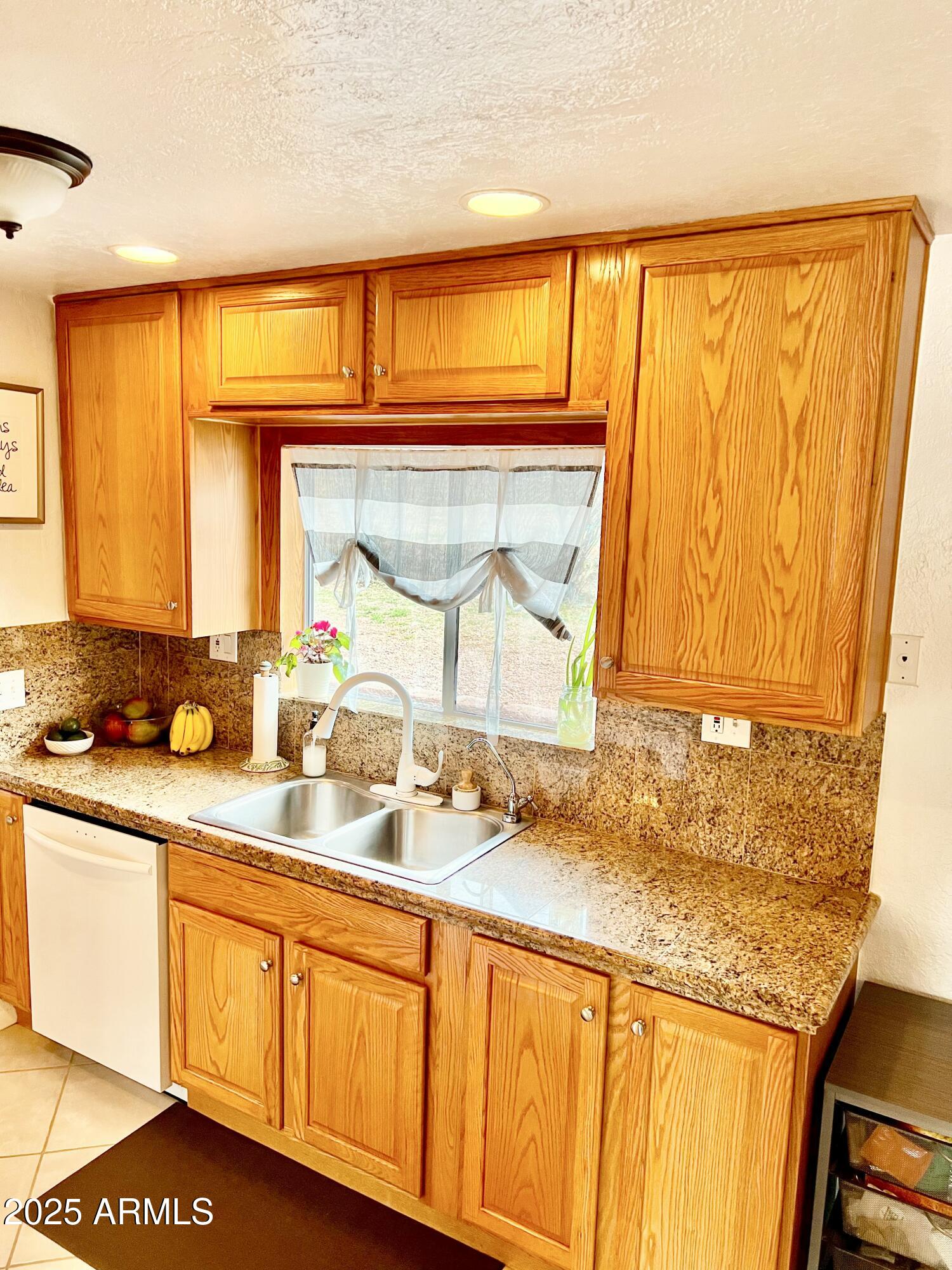 330 West Roundup Road Payson, AZ 85541 - Photo 5 of 31 Kitchen 3