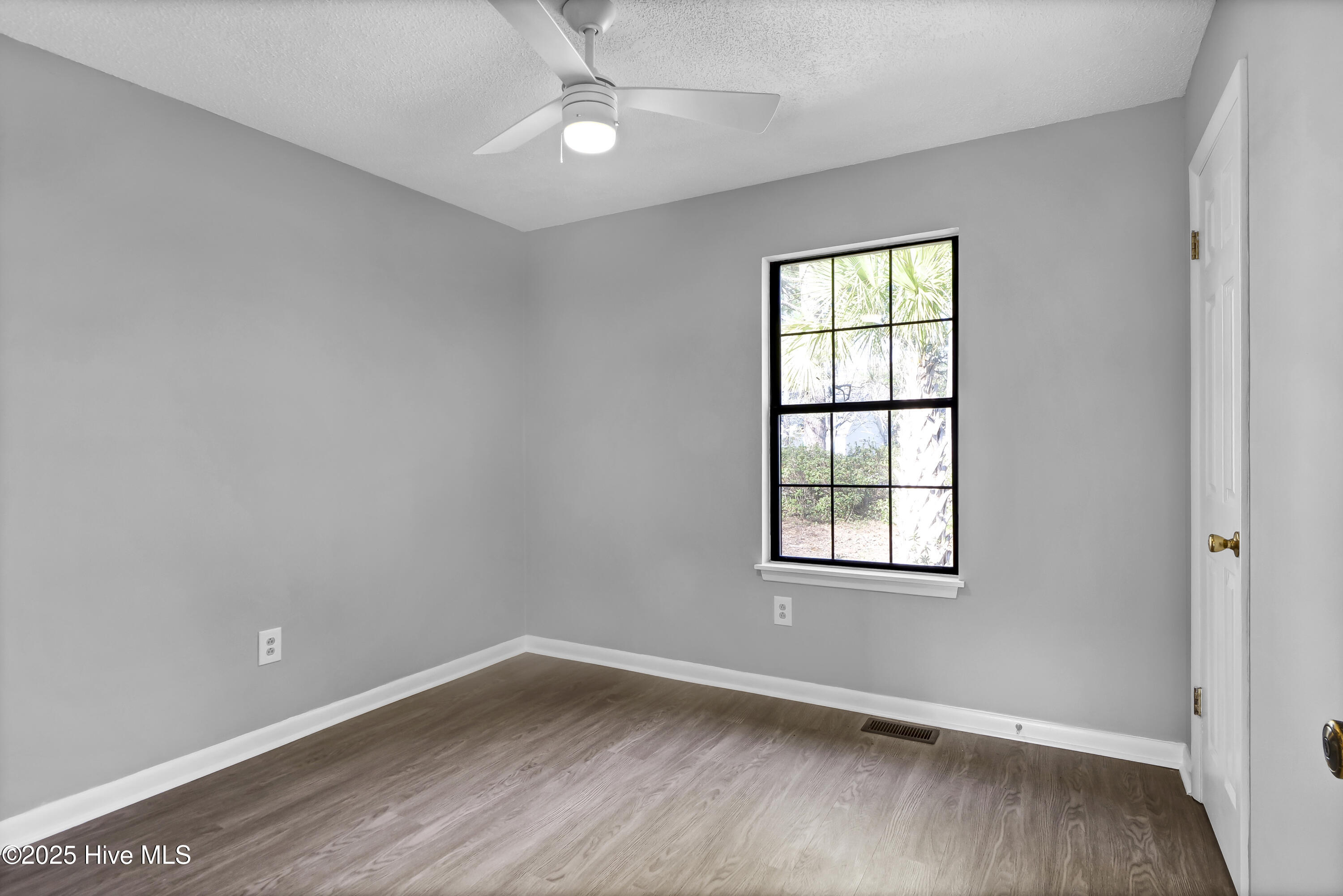 139 Charter Drive Wilmington, NC 28403 - Photo 12 of 22 P1200202