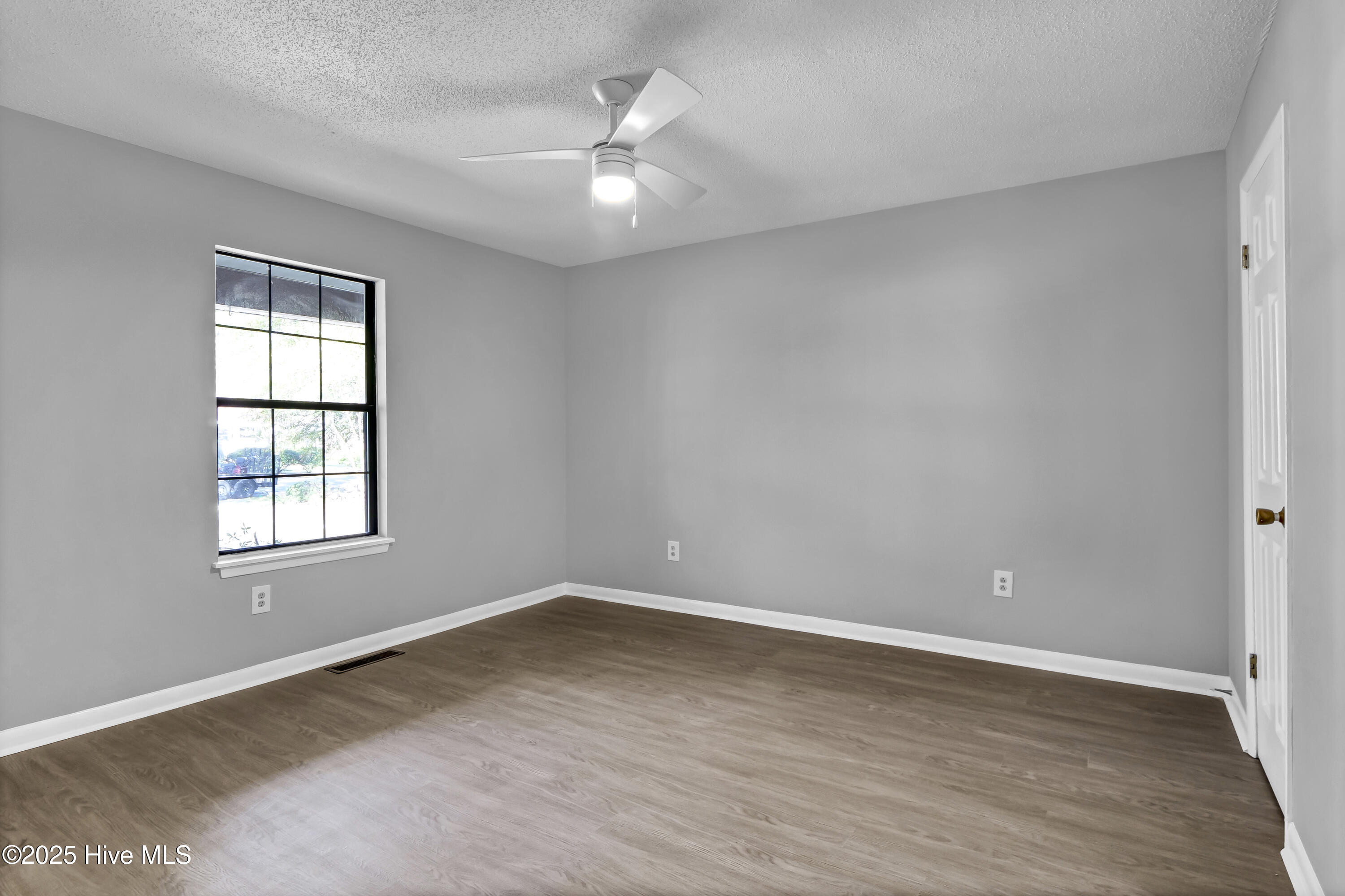 139 Charter Drive Wilmington, NC 28403 - Photo 15 of 22 P1200217