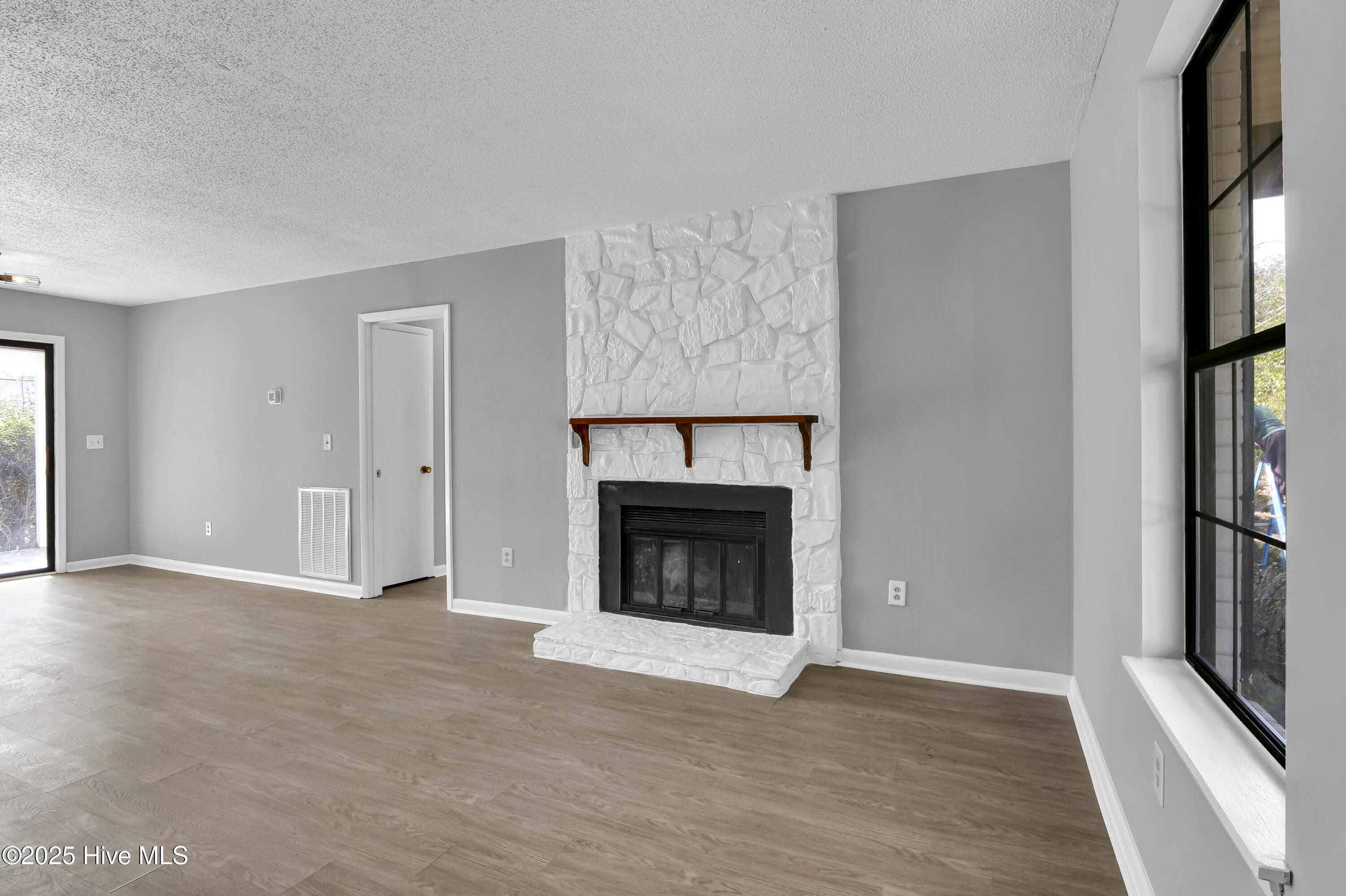 139 Charter Drive Wilmington, NC 28403 - Photo 3 of 22 P1200157